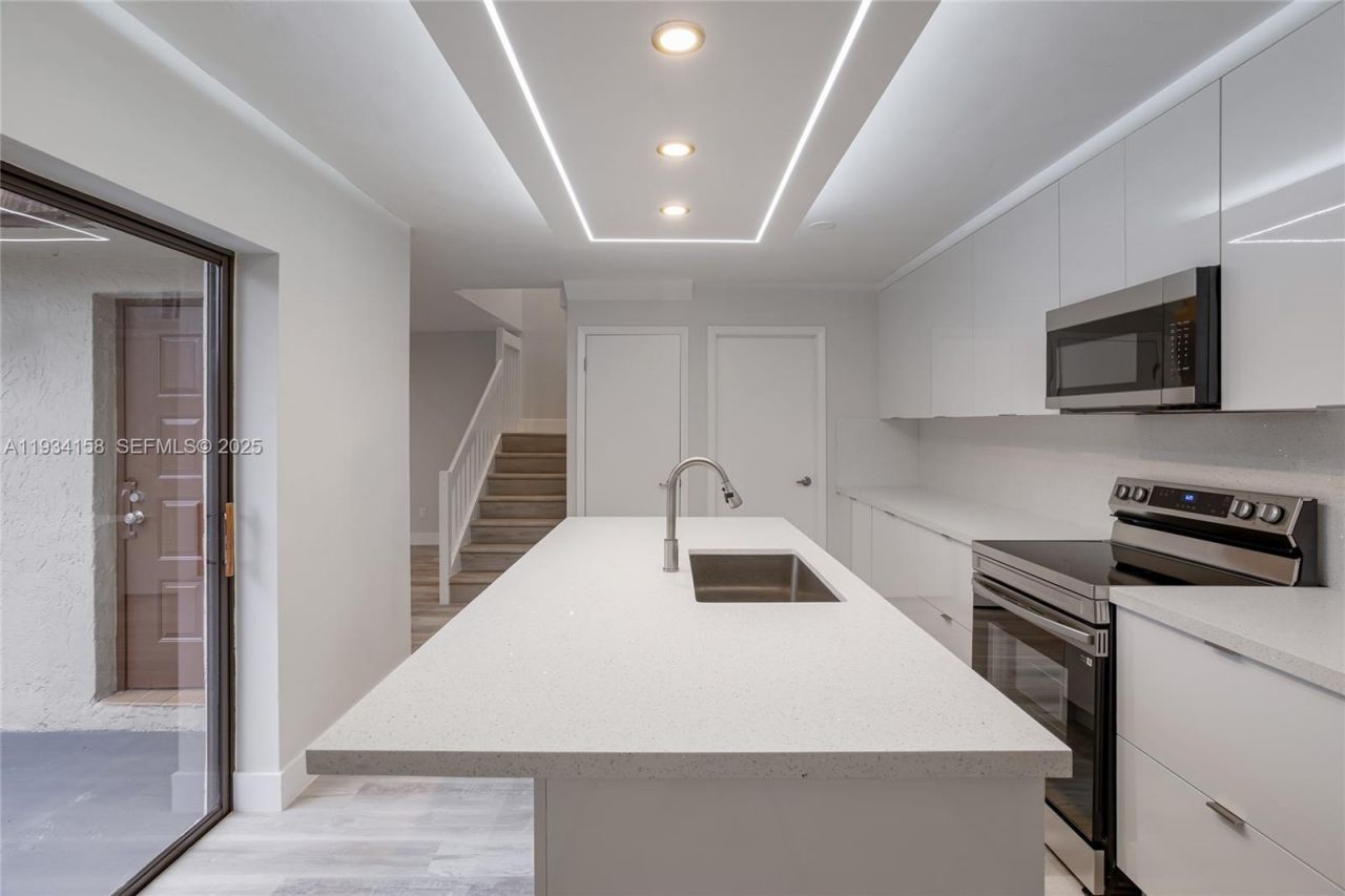 1170 SW 118th Ter, Davie, FL 33325 Photo