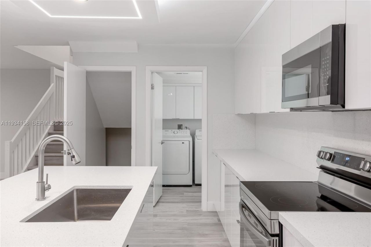 1170 SW 118th Ter, Davie, FL 33325 Photo