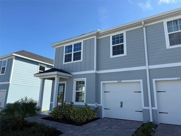 1200 PORT BLUE WAY, LADY LAKE, FL 32159