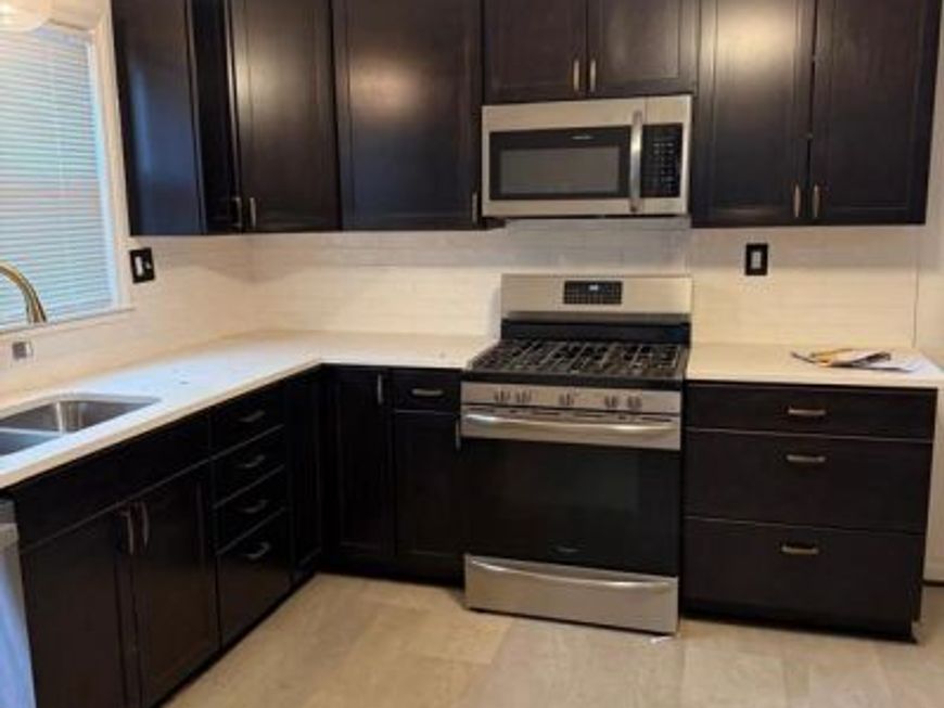 2211 32nd Place Se, Washington, DC 20020 Main Photo