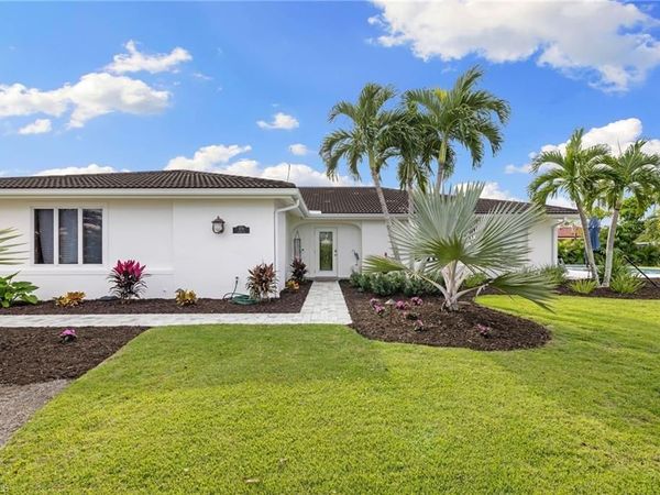 979 Whelk DR, SANIBEL, FL 33957