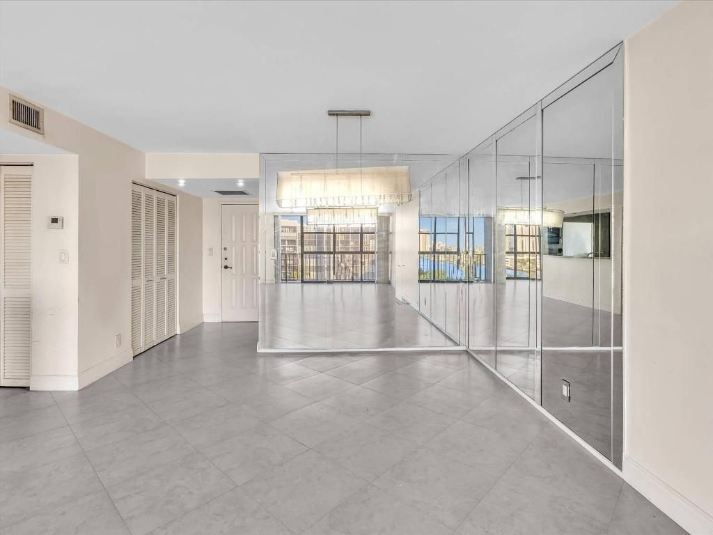 600 Parkview Drive, Unit 719, Hallandale Beach, FL 33009 Photo