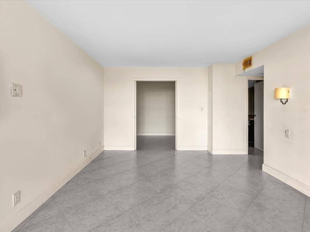 600 Parkview Drive, Unit 719, Hallandale Beach, FL 33009 Photo