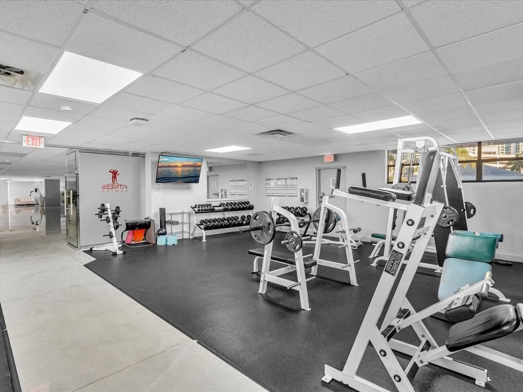 600 Parkview Drive, Unit 719, Hallandale Beach, FL 33009 Photo