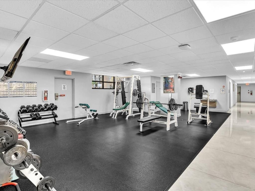 600 Parkview Drive, Unit 719, Hallandale Beach, FL 33009 Photo