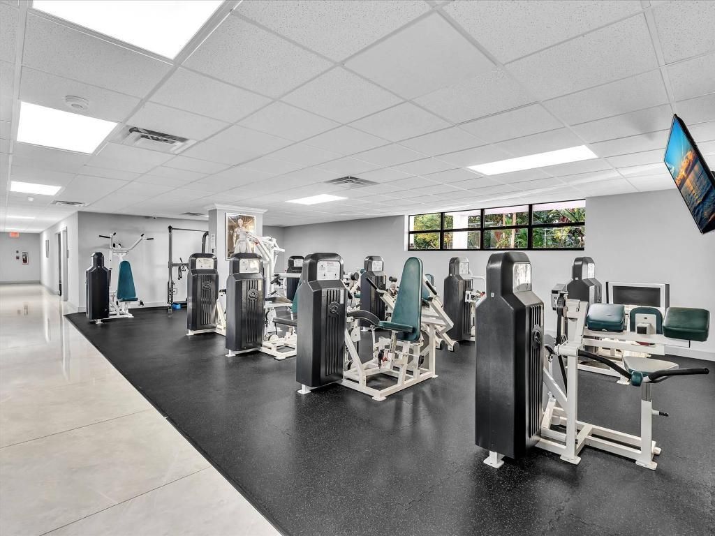 600 Parkview Drive, Unit 719, Hallandale Beach, FL 33009 Photo