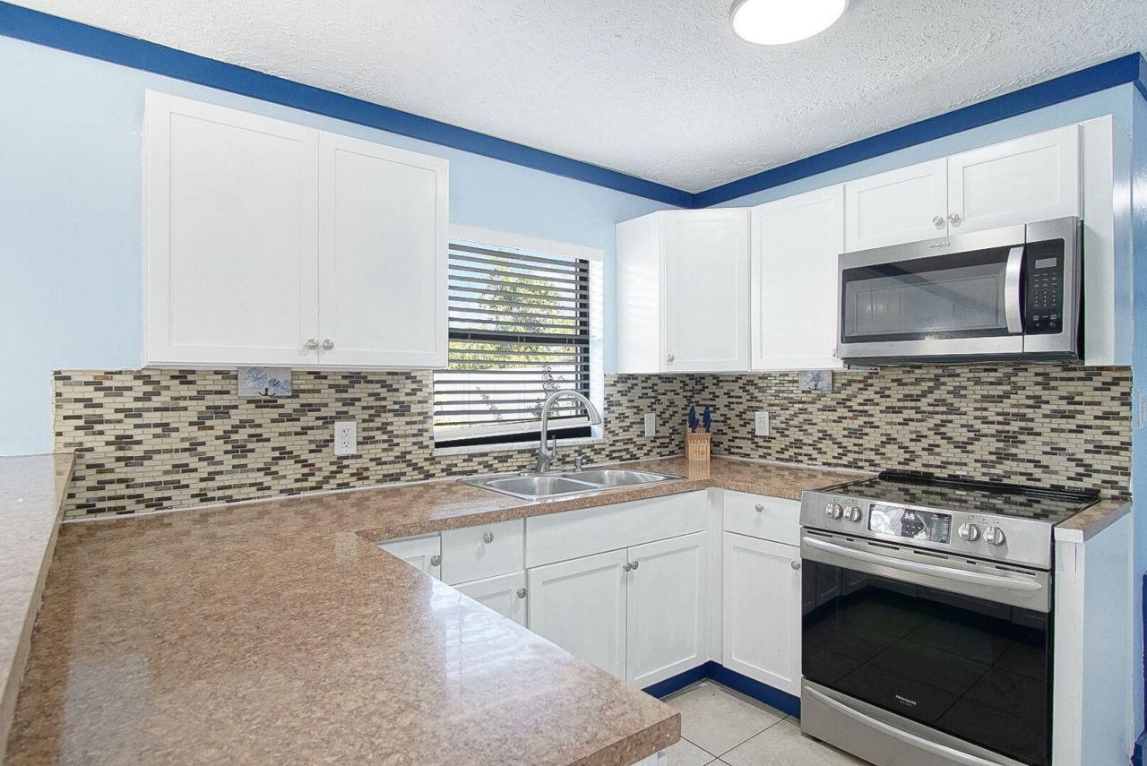 2902 Essex Drive, Fort Pierce, FL 34946 Photo