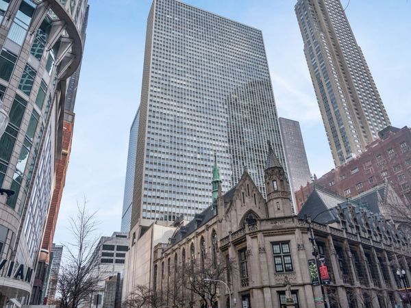 111 E Chestnut Street, Unit 20B, Chicago, IL 60611