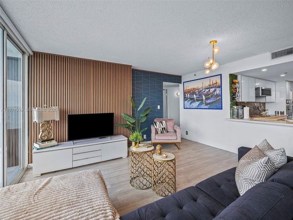 7601 E Treasure Dr, Unit 711, North Bay Village, FL 33141