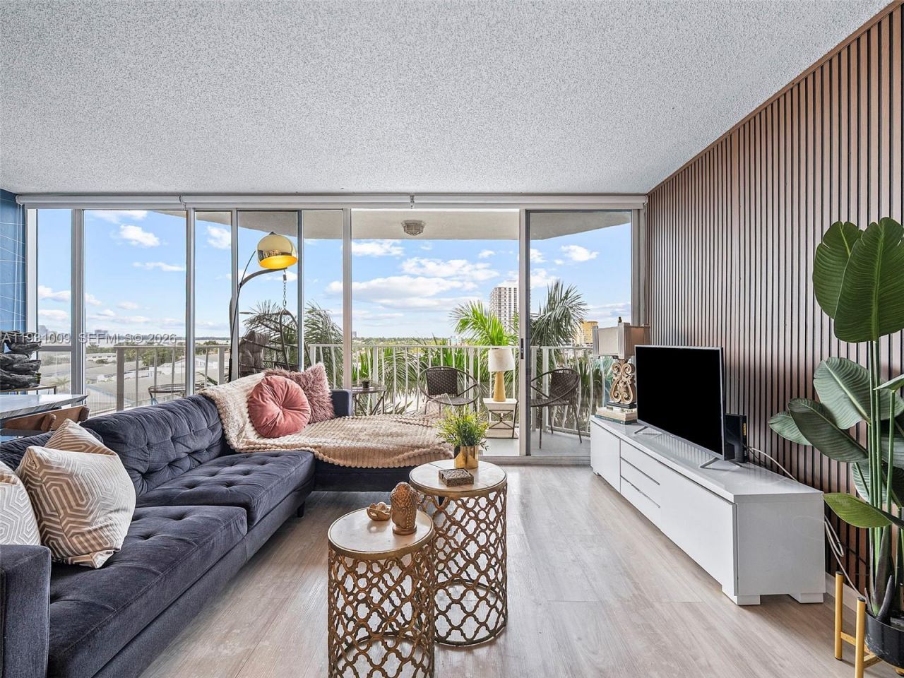 7601 E Treasure Dr, Unit 711, North Bay Village, FL 33141 Photo