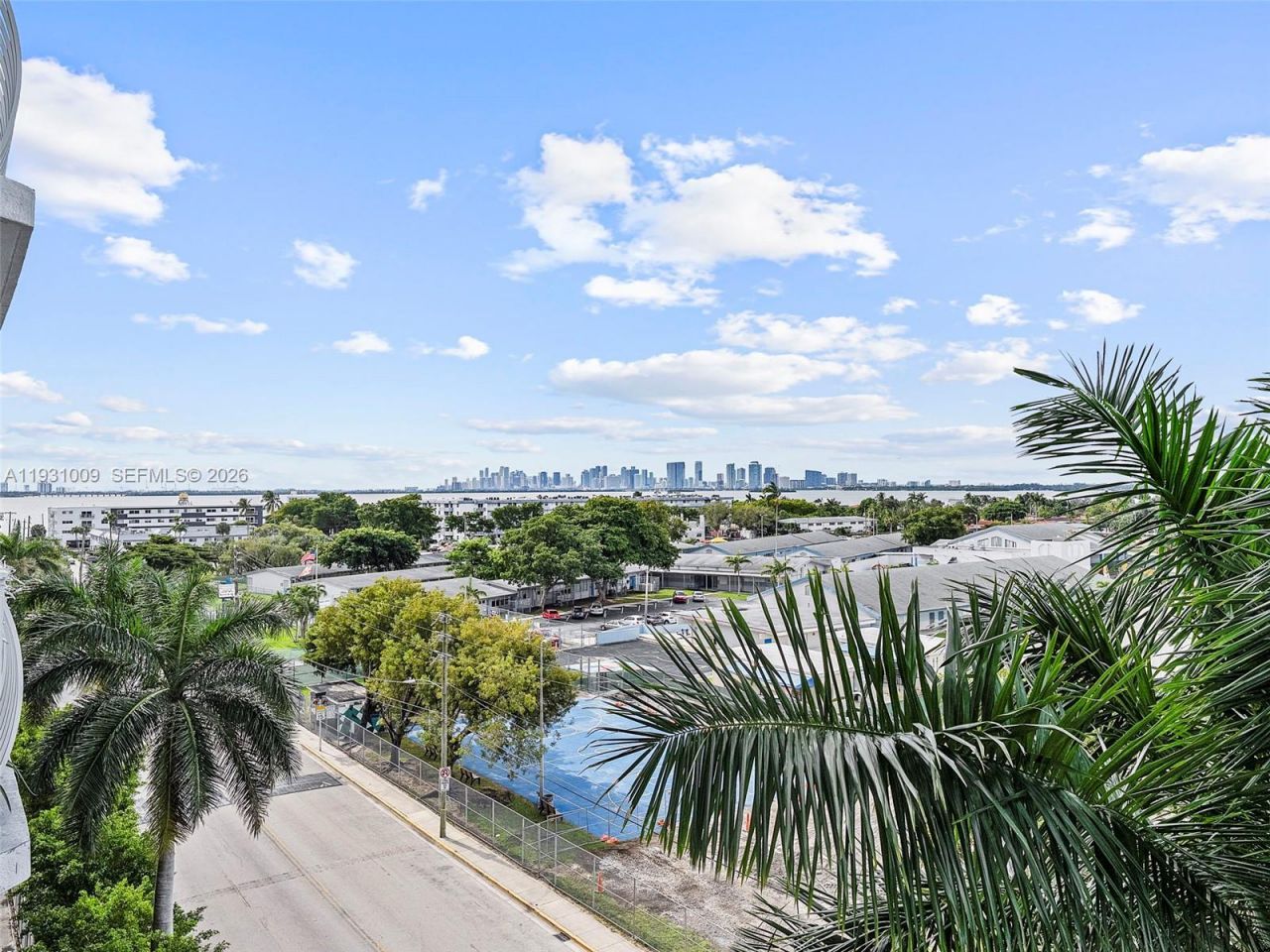 7601 E Treasure Dr, Unit 711, North Bay Village, FL 33141 Photo