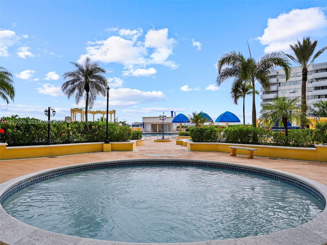 7601 E Treasure Dr, Unit 711, North Bay Village, FL 33141 Photo