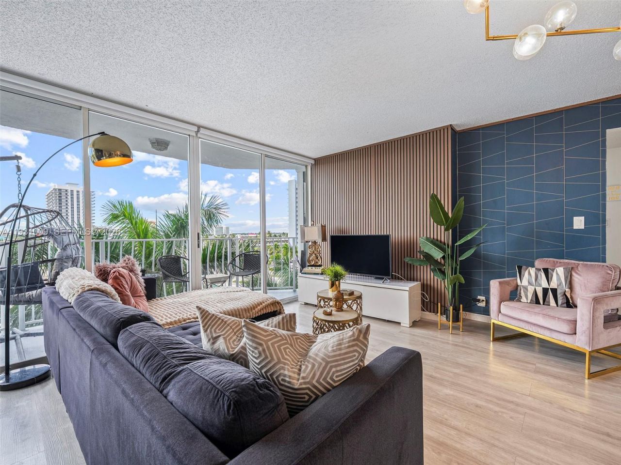 7601 E Treasure Dr, Unit 711, North Bay Village, FL 33141 Photo