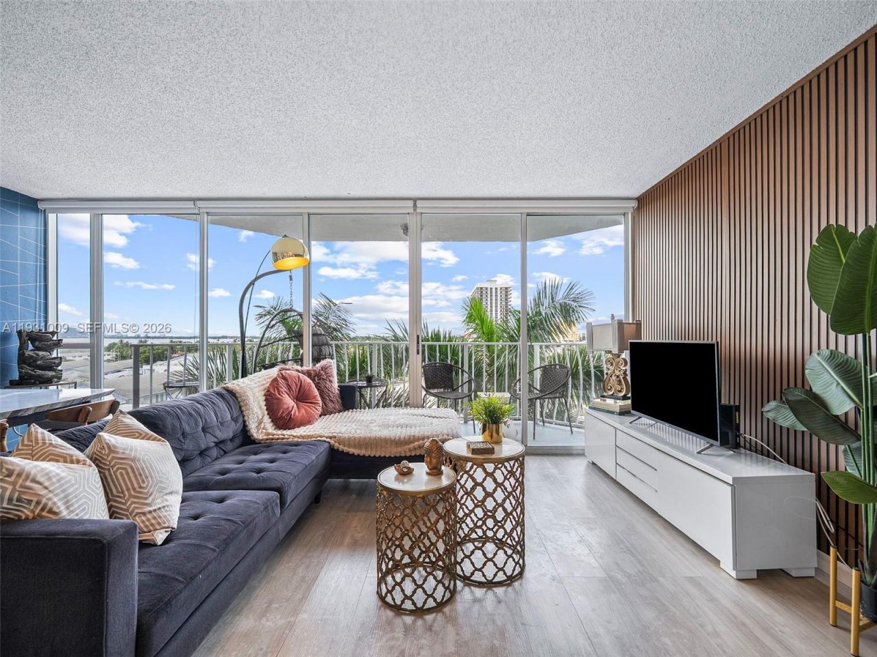 7601 E Treasure Dr, Unit 711, North Bay Village, FL 33141 Photo