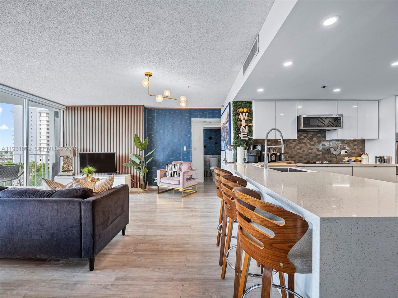 7601 E Treasure Dr, Unit 711, North Bay Village, FL 33141 Photo