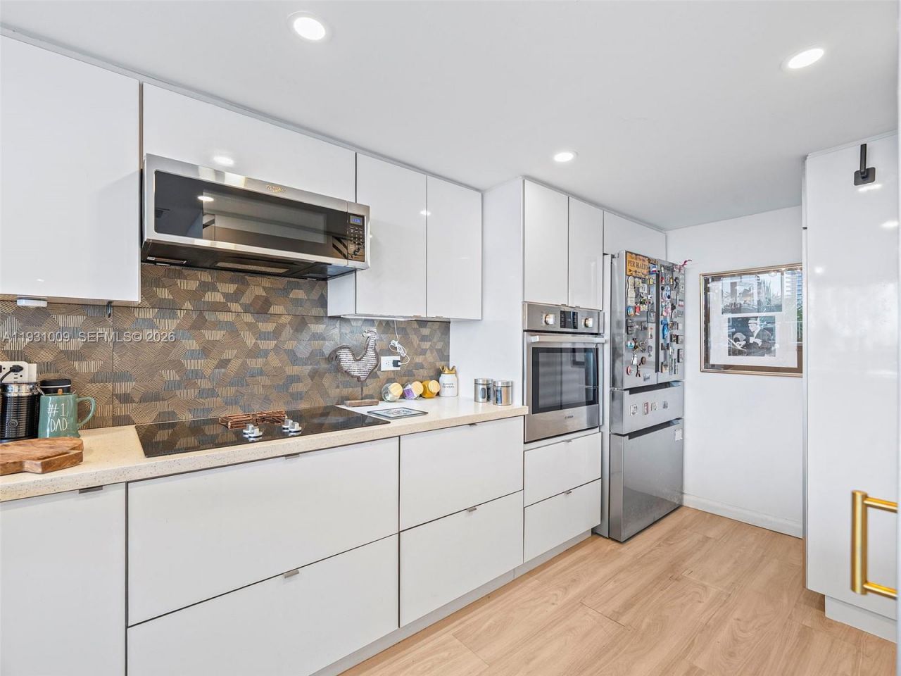 7601 E Treasure Dr, Unit 711, North Bay Village, FL 33141 Photo