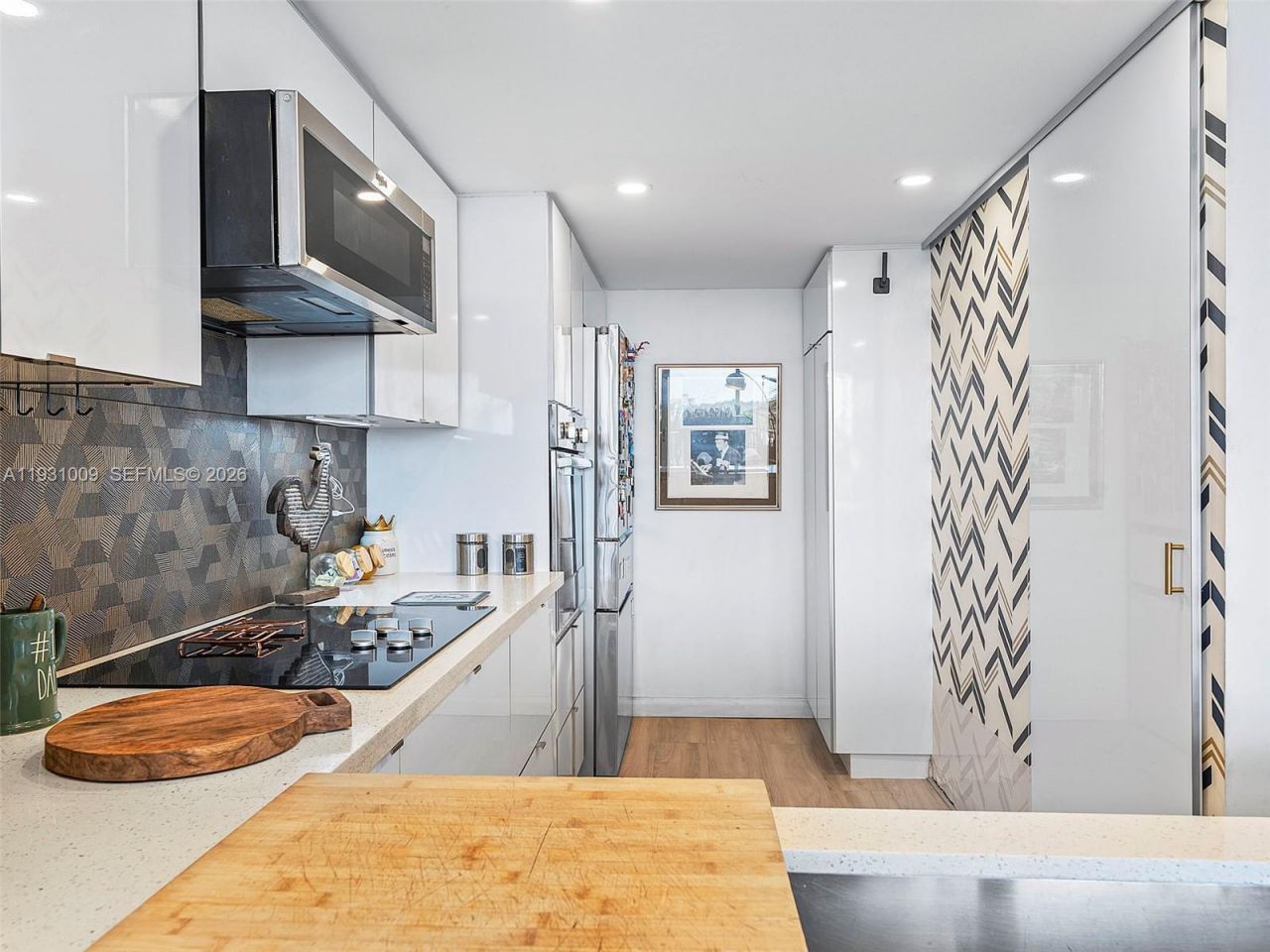 7601 E Treasure Dr, Unit 711, North Bay Village, FL 33141 Photo