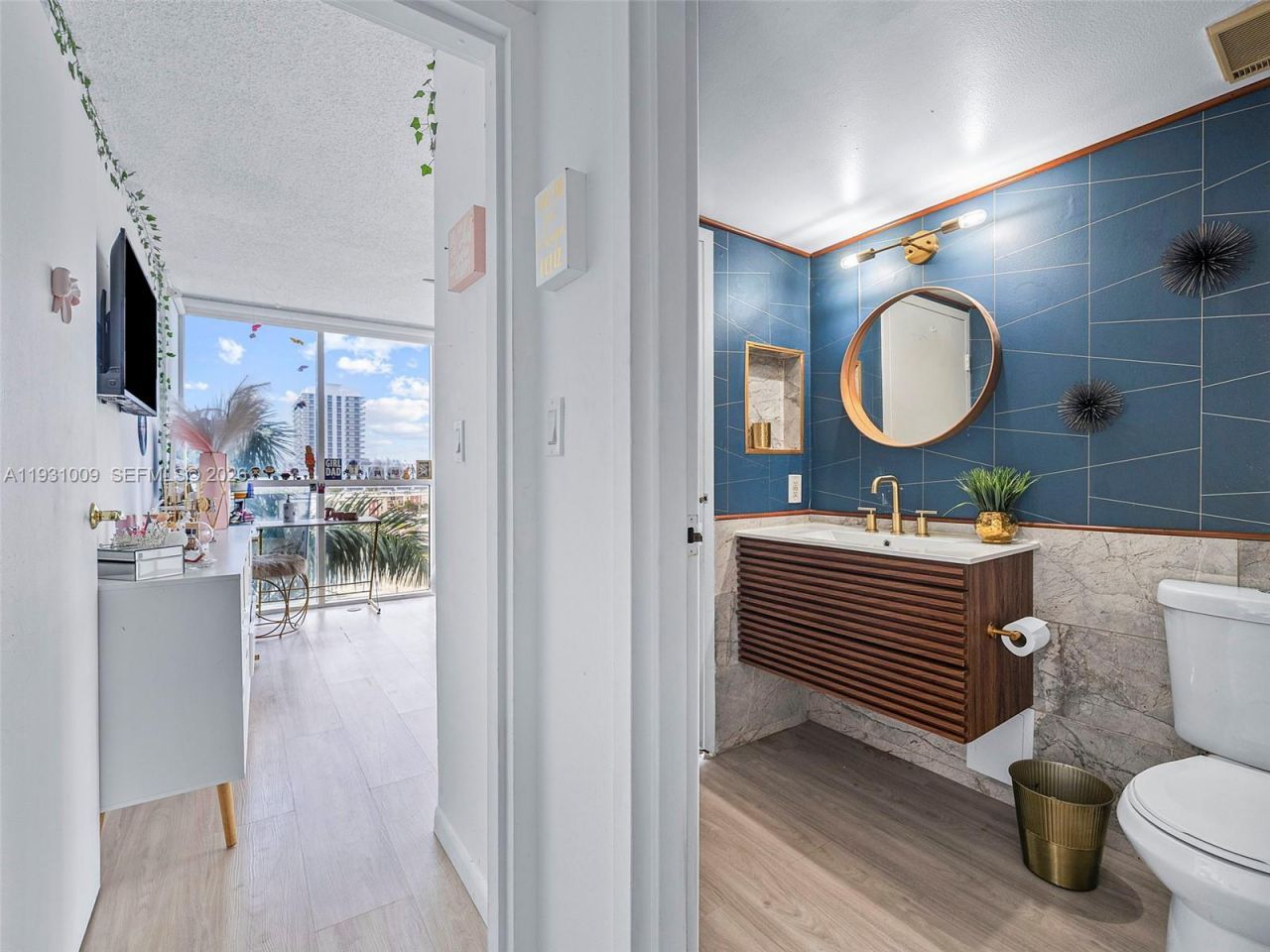 7601 E Treasure Dr, Unit 711, North Bay Village, FL 33141 Photo