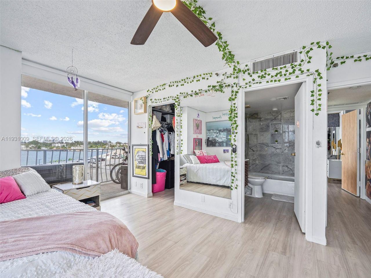 7601 E Treasure Dr, Unit 711, North Bay Village, FL 33141 Photo