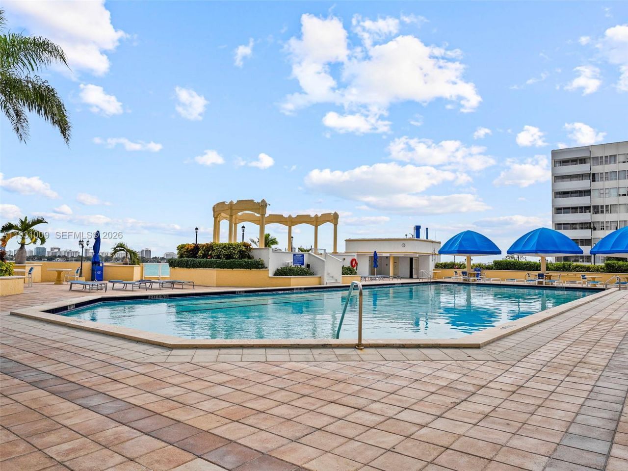 7601 E Treasure Dr, Unit 711, North Bay Village, FL 33141 Photo