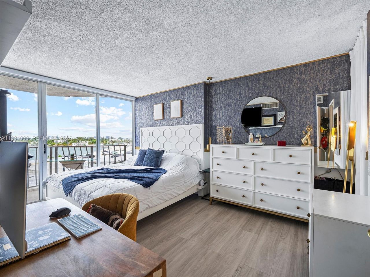 7601 E Treasure Dr, Unit 711, North Bay Village, FL 33141 Photo