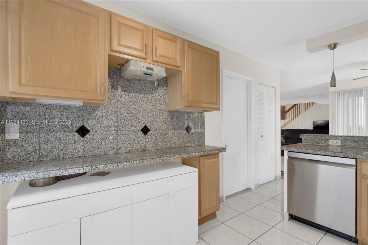 11910 NW 12th St, Pembroke Pines, FL 33026 Photo