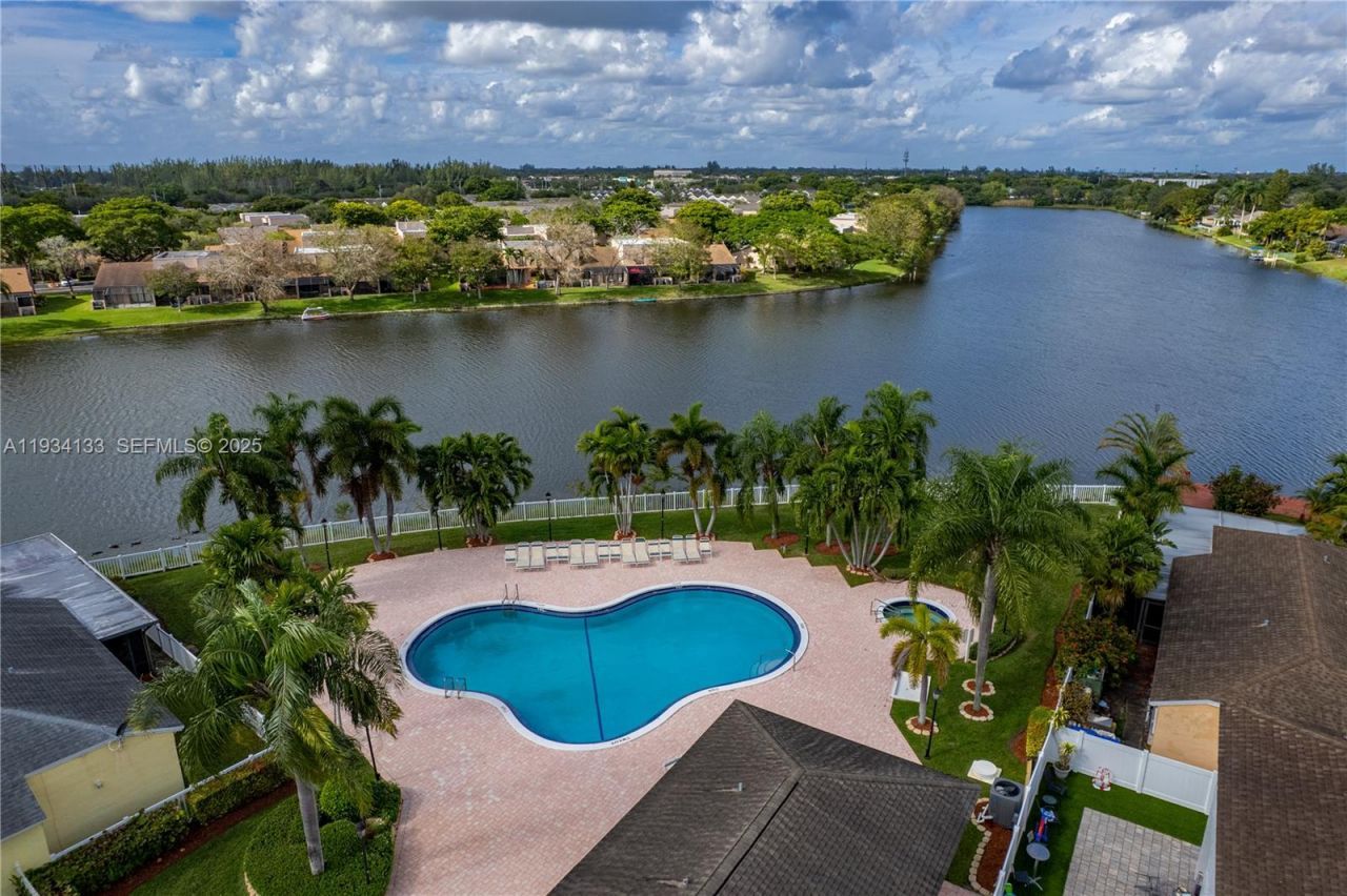 11910 NW 12th St, Pembroke Pines, FL 33026 Photo