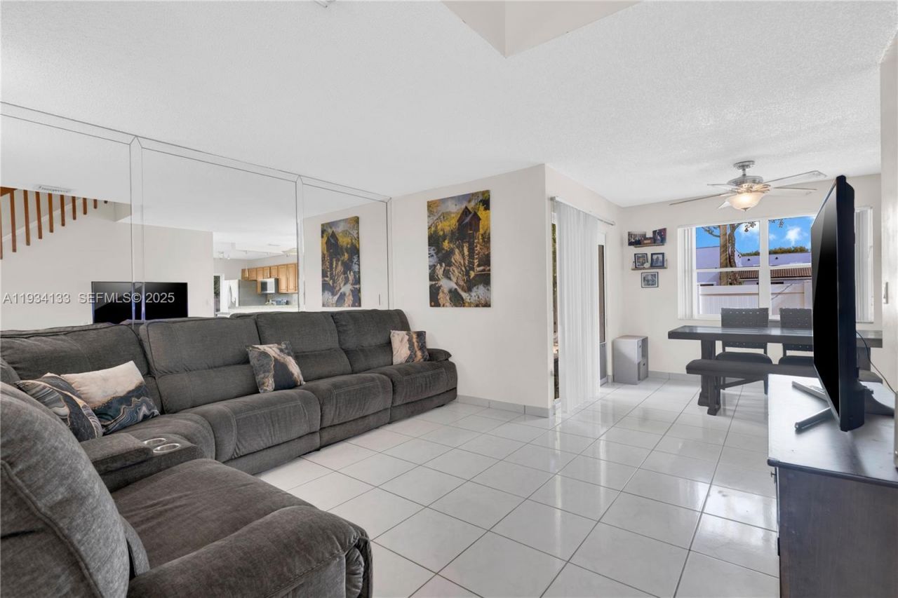 11910 NW 12th St, Pembroke Pines, FL 33026 Photo