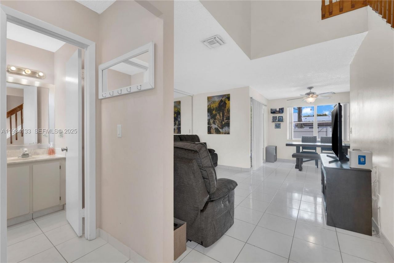 11910 NW 12th St, Pembroke Pines, FL 33026 Photo