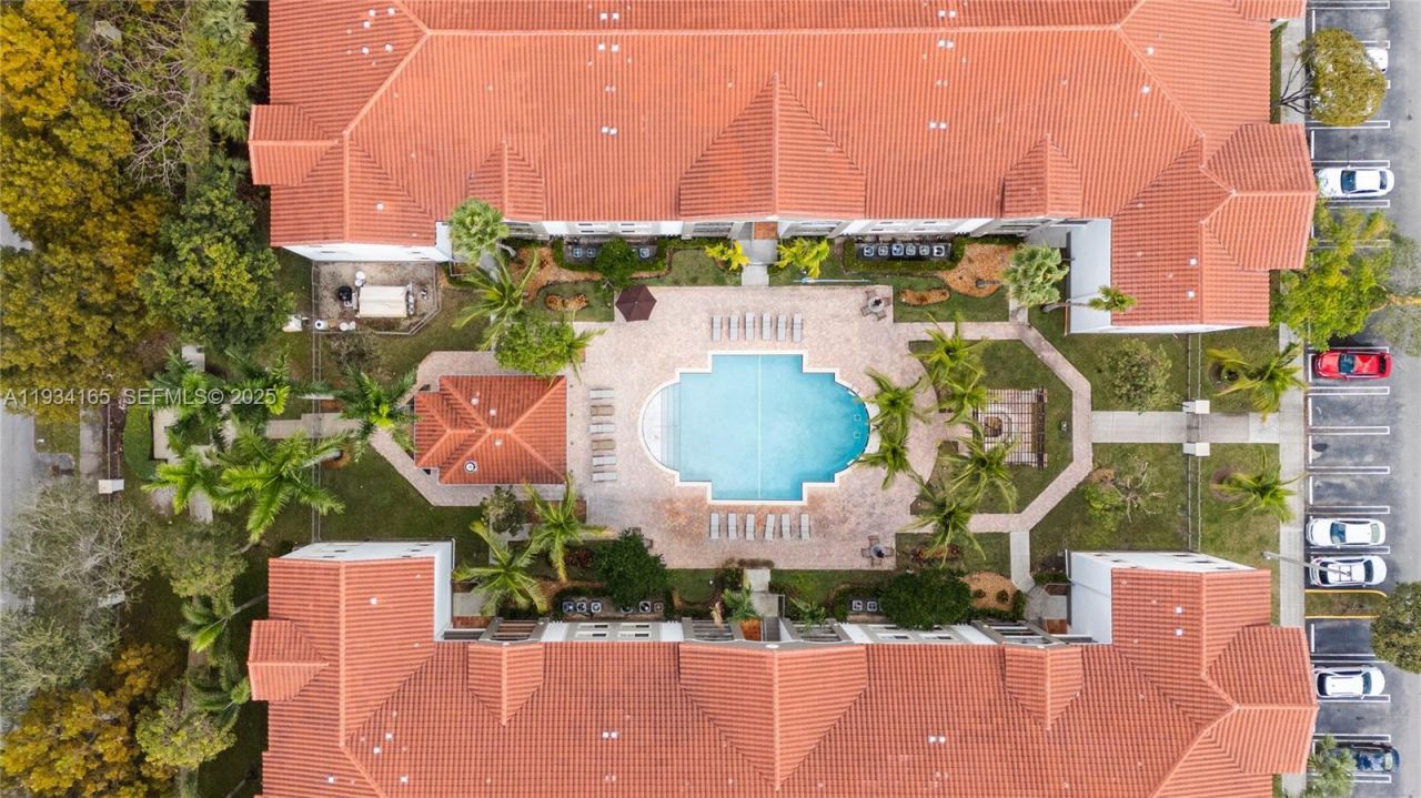 6861 SW 44th St , Unit 307, Miami, FL 33155 Photo