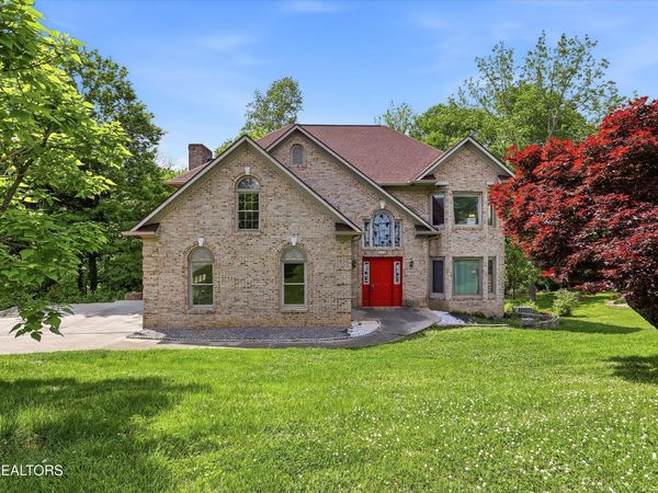 118 W Melbourne Rd, Oak Ridge, TN 37830