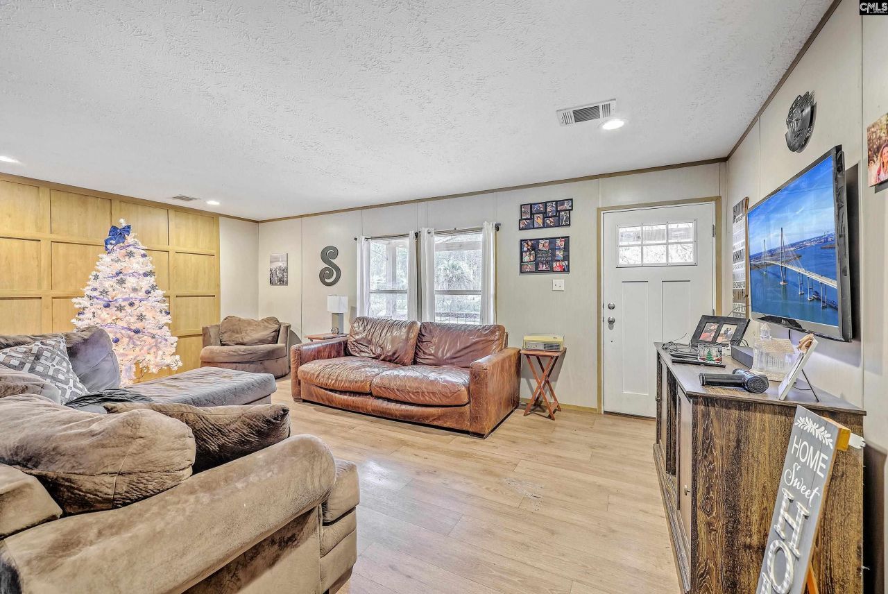 12785 Old Number Six Highway Photo 16