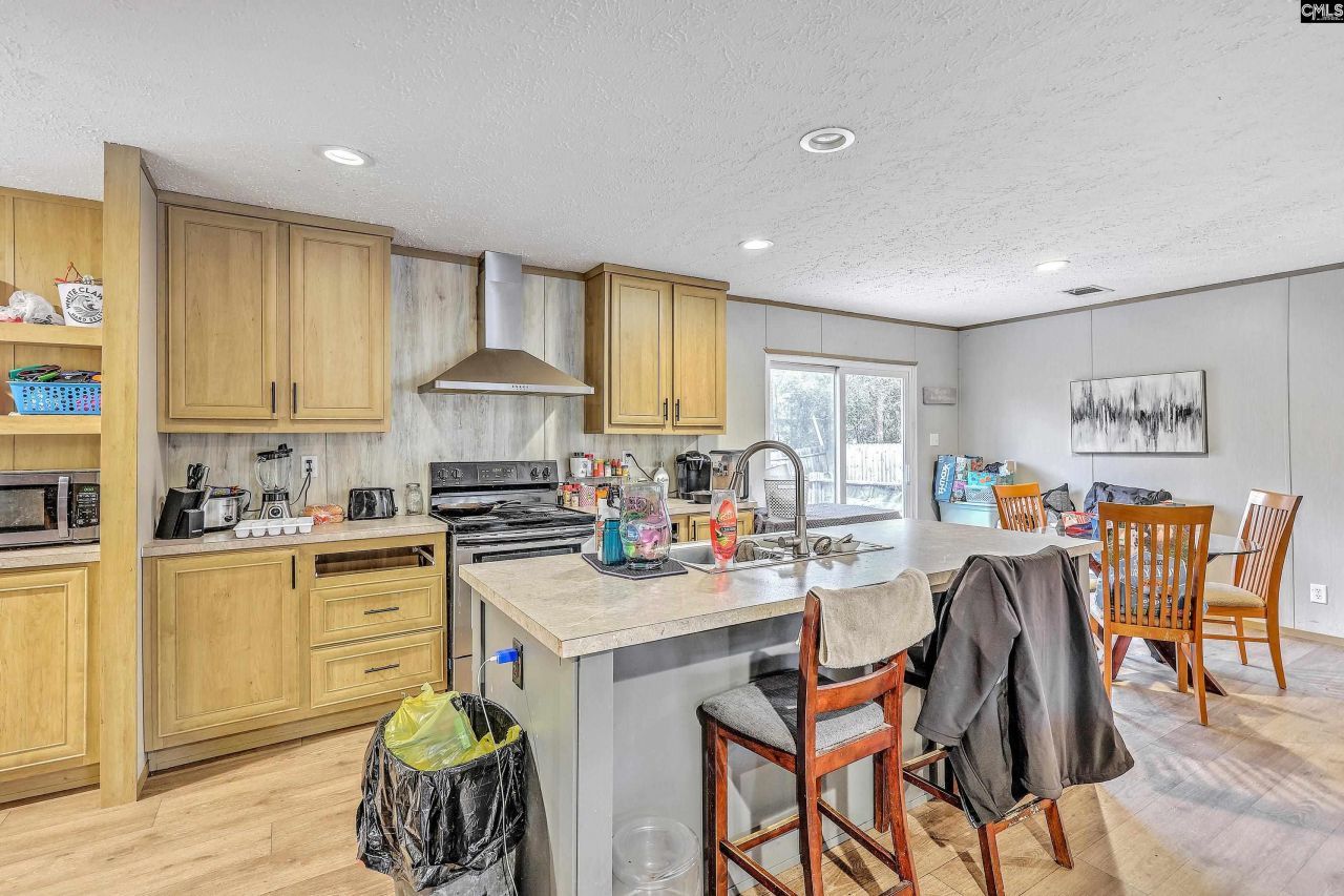 12785 Old Number Six Highway Photo 20