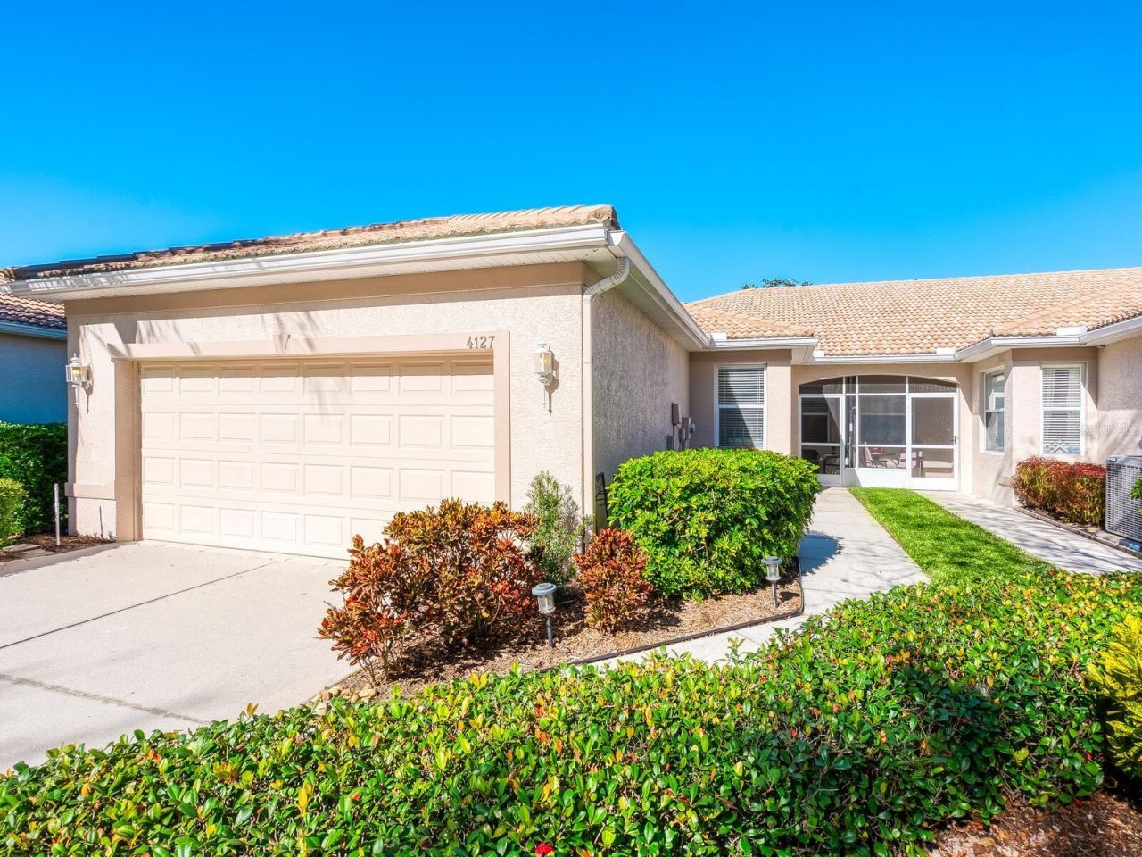 4127 Cascade Falls Drive, Sarasota, FL 34243 Photo