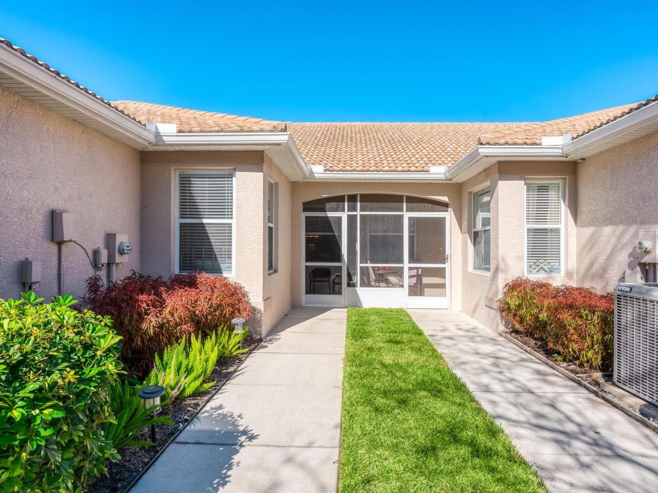 4127 Cascade Falls Drive, Sarasota, FL 34243 Photo