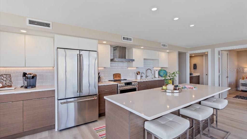 5400 Ocean Boulevard, Unit 8-04, Sarasota, FL 34242 Photo