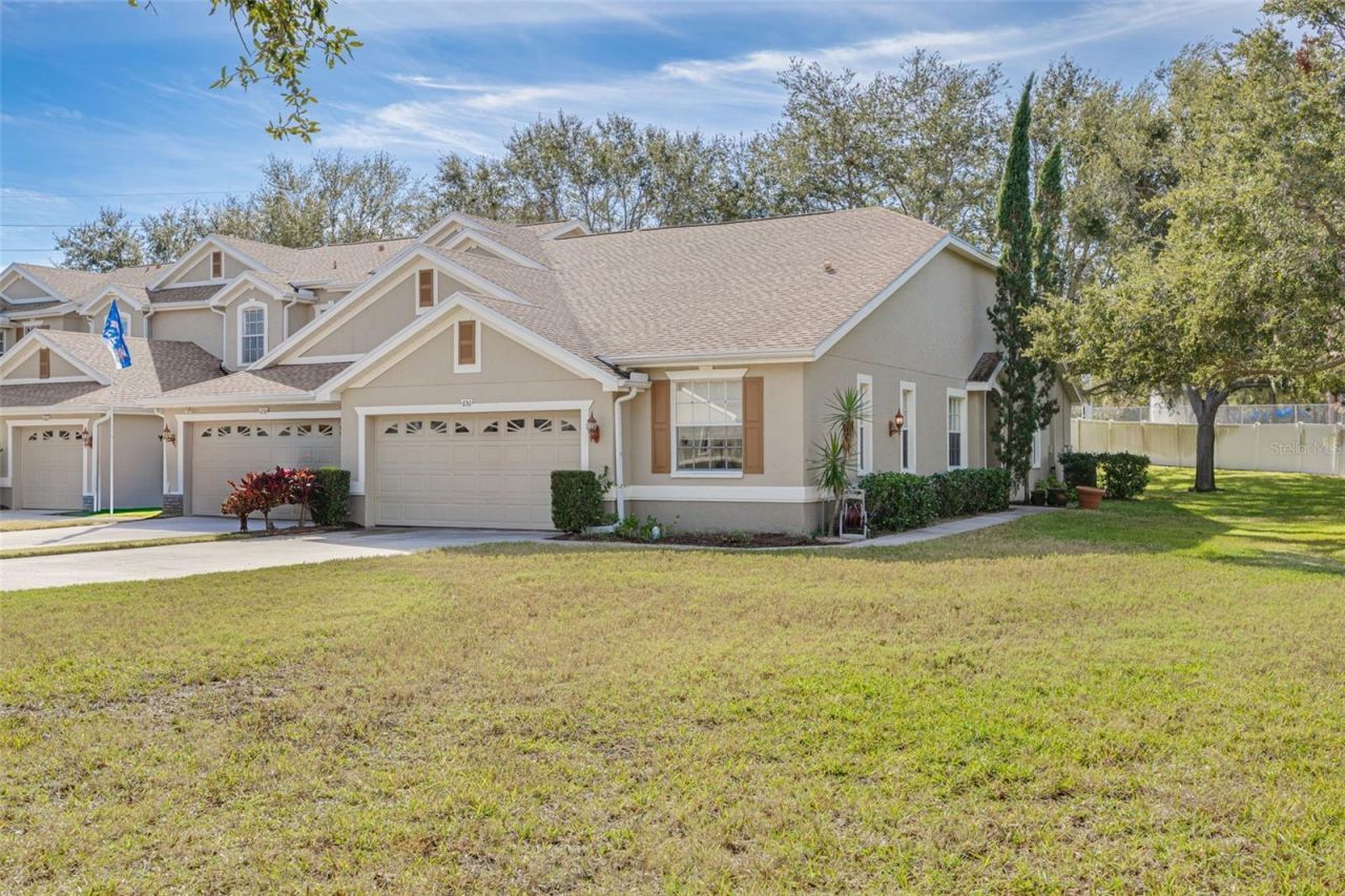 656 Spring Lake Circle, Tarpon Springs, FL 34688 Main Photo
