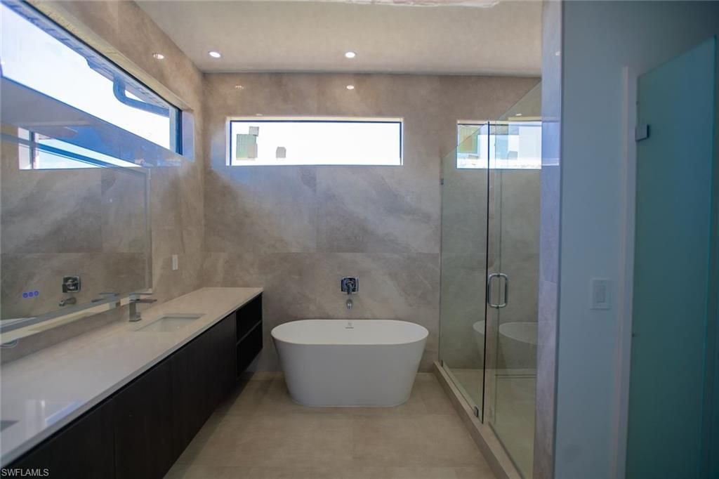 1817 NE 17th St, Cape Coral, FL 33909 Photo