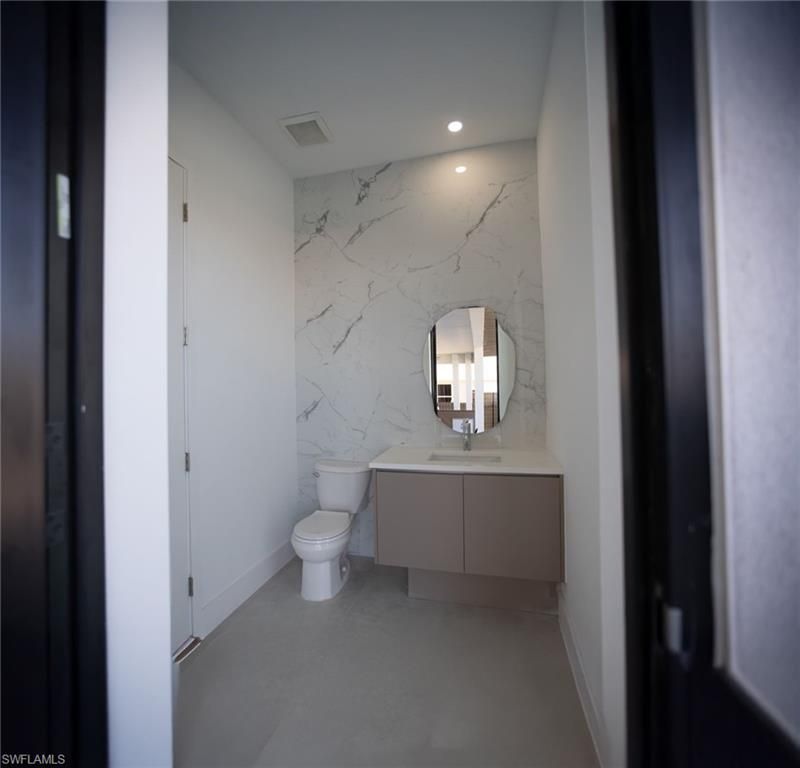 1817 NE 17th St, Cape Coral, FL 33909 Photo