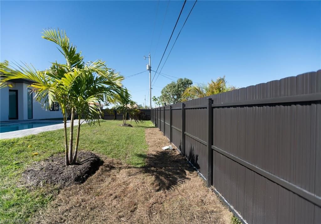 1817 NE 17th St, Cape Coral, FL 33909 Photo