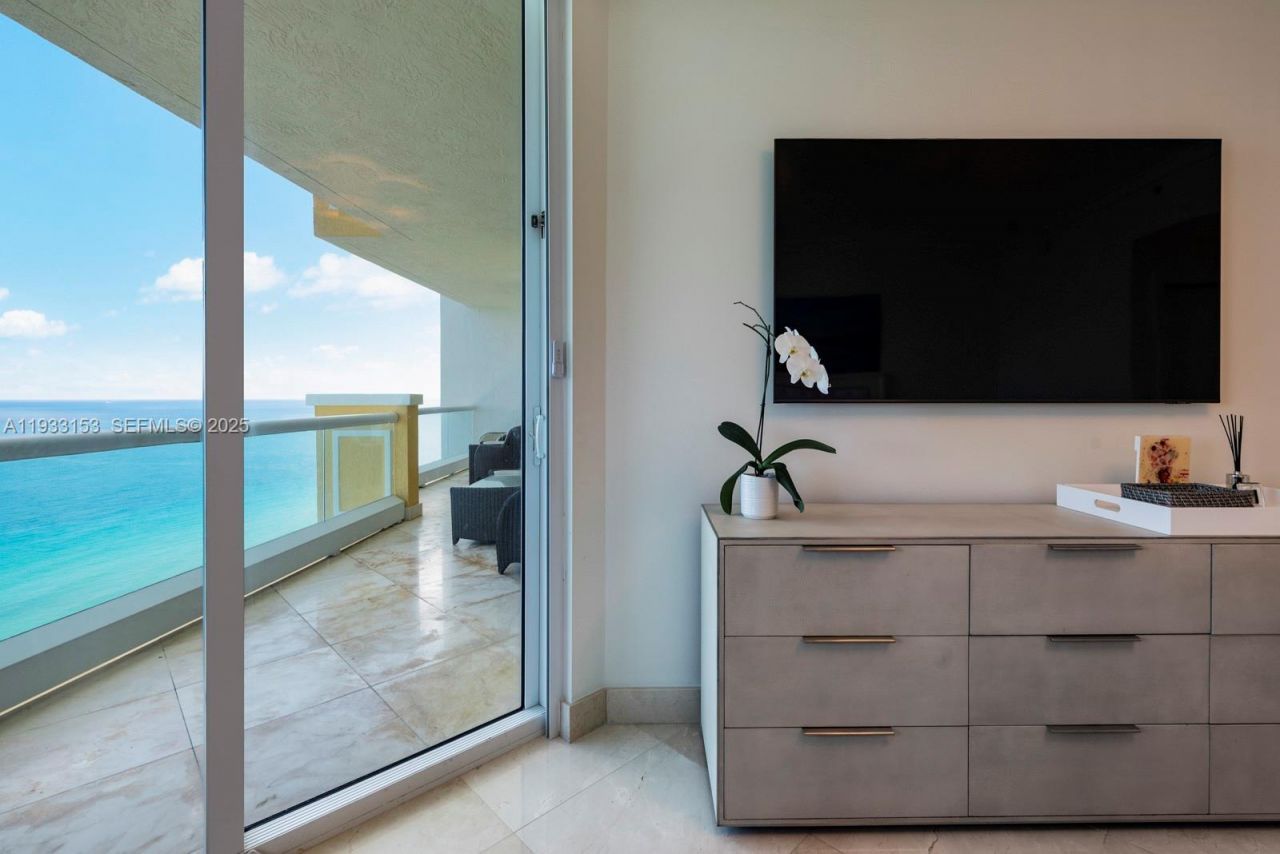 17875 Collins Ave, Unit 2605, Sunny Isles Beach, FL 33160 Photo