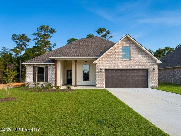 6017 Cardona Drive, Ocean Springs, MS 39564