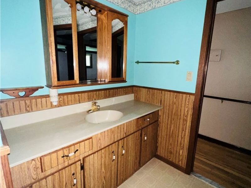 7360 N Meadowpark Drive, Walton Hills, OH 44146 Photo 22