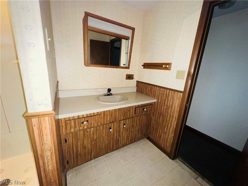 7360 N Meadowpark Drive, Walton Hills, OH 44146 Photo 36