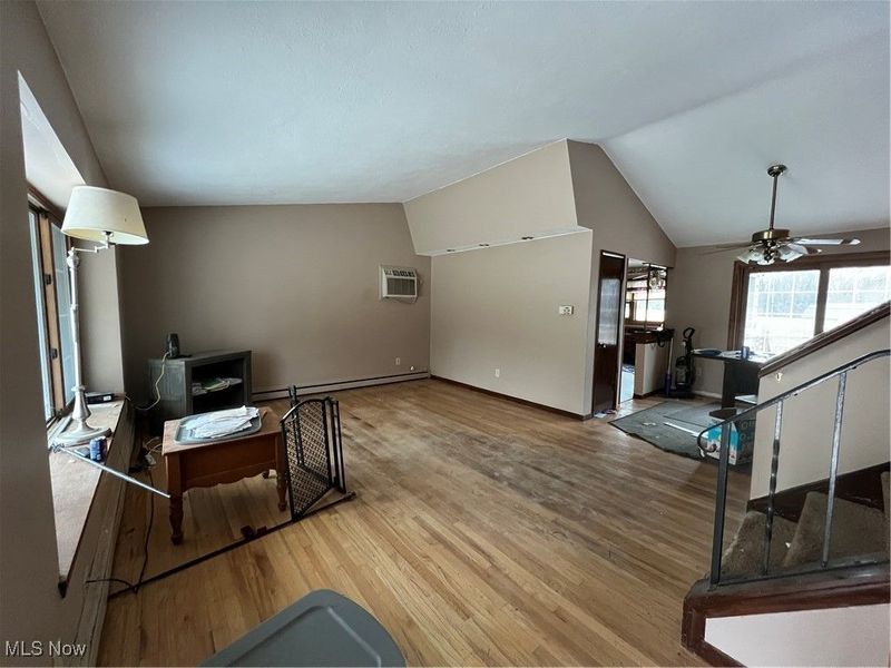 7360 N Meadowpark Drive, Bedford, OH 44146 Photo 5