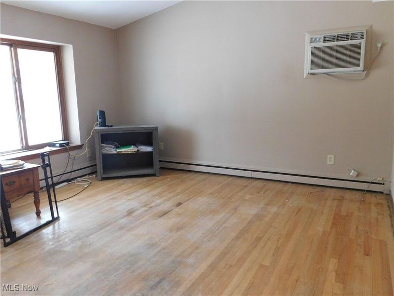 7360 N Meadowpark Drive, Bedford, OH 44146 Photo 7