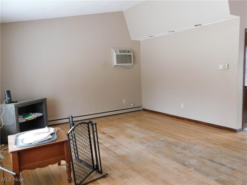 7360 N Meadowpark Drive, Bedford, OH 44146 Photo 8