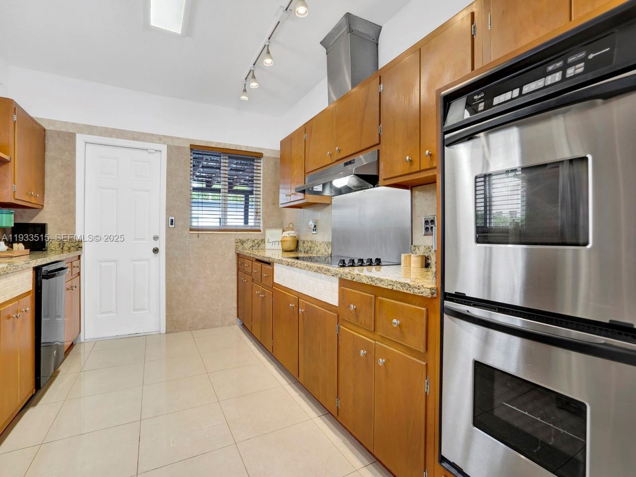 2055 NE 140th St, North Miami Beach, FL 33181 Photo