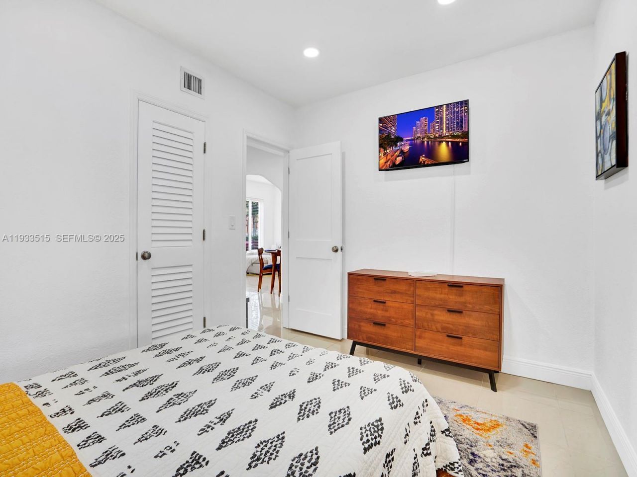 2055 NE 140th St, North Miami Beach, FL 33181 Photo