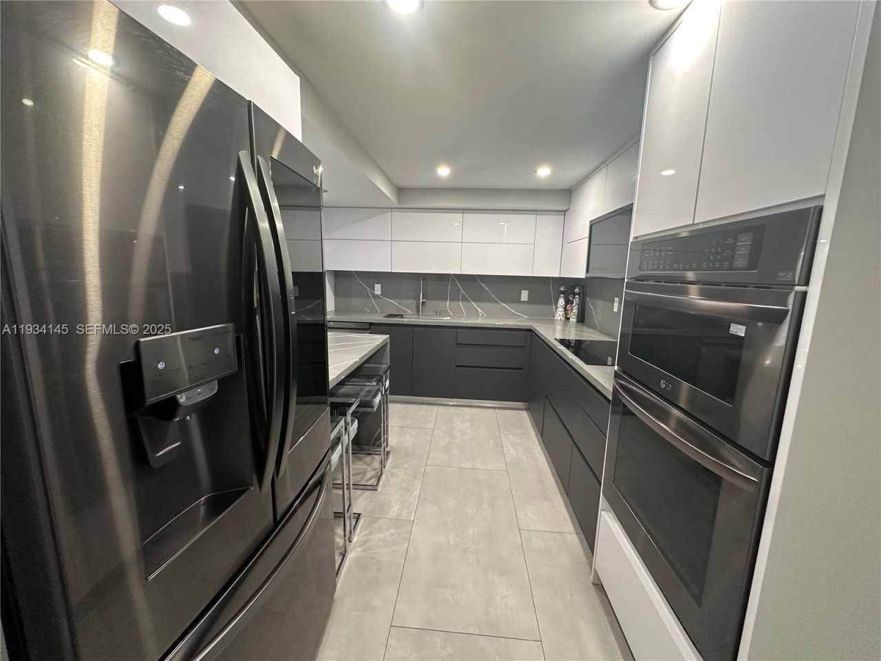 600 Parkview Dr, Unit 602, Hallandale Beach, FL 33009 Photo